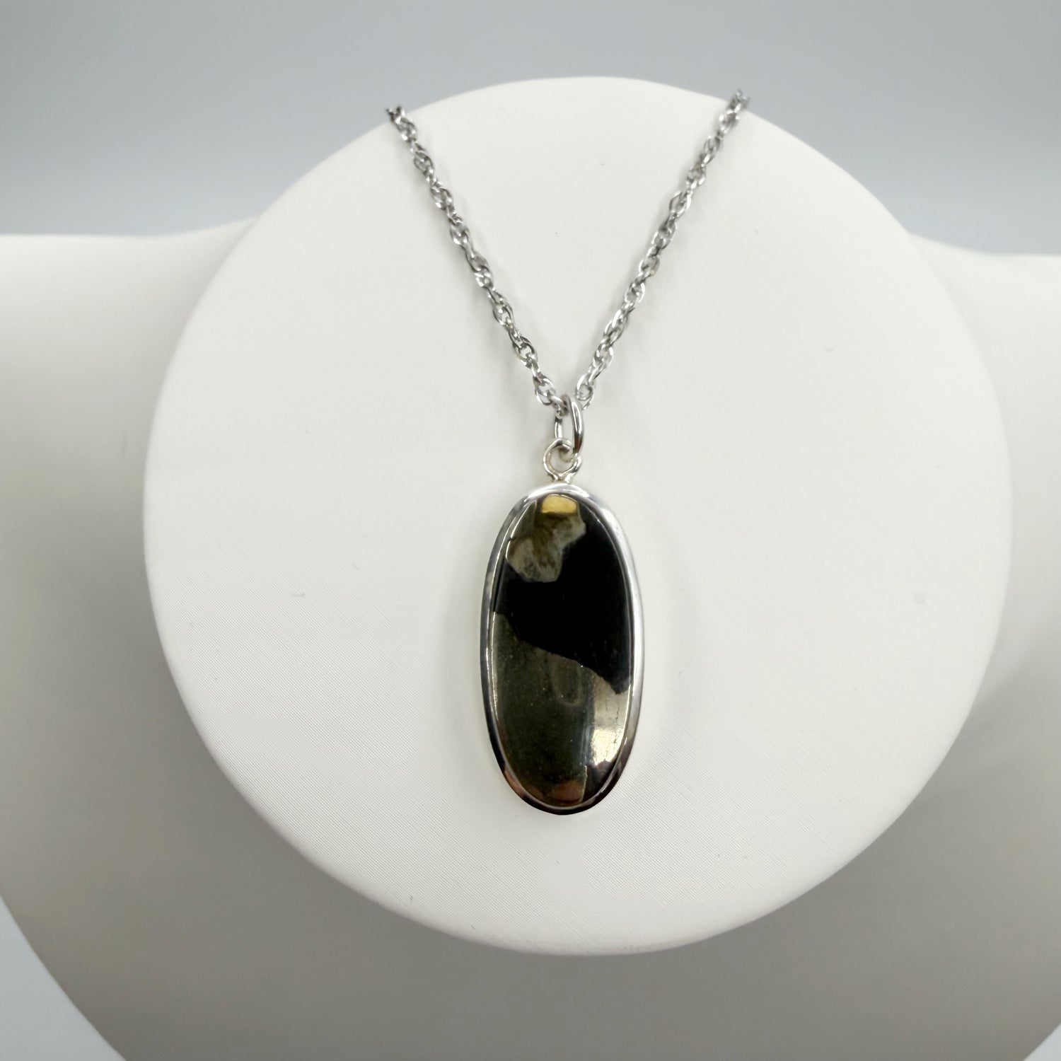 Ciondolo Pirite in Magnetite - Argento 925