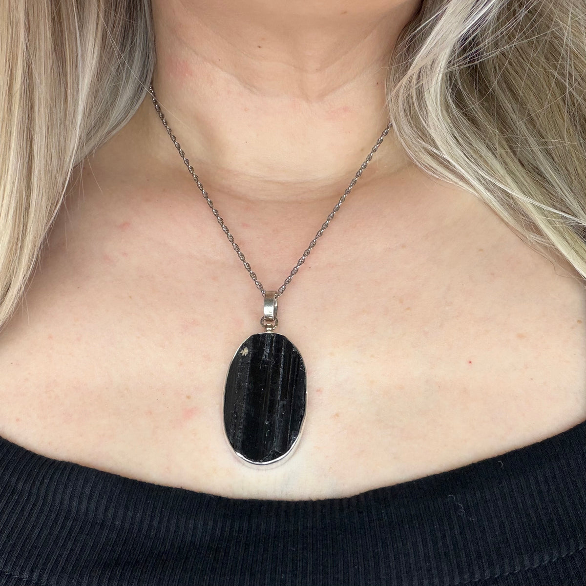 Ciondolo Tormalina Nera Grezza - Argento 925 - Ovale Grande
