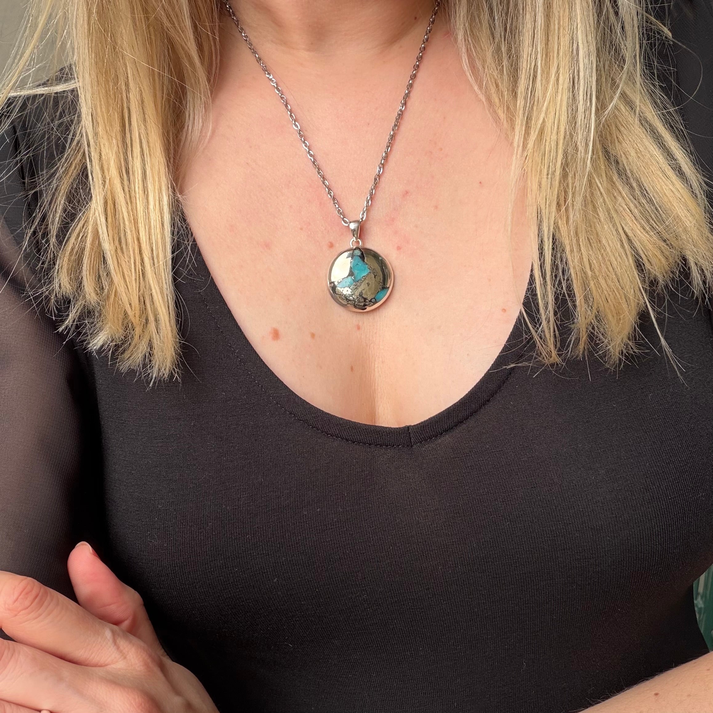 Ciondolo Turchese Naturale in Pirite | Argento 925 - Tondo