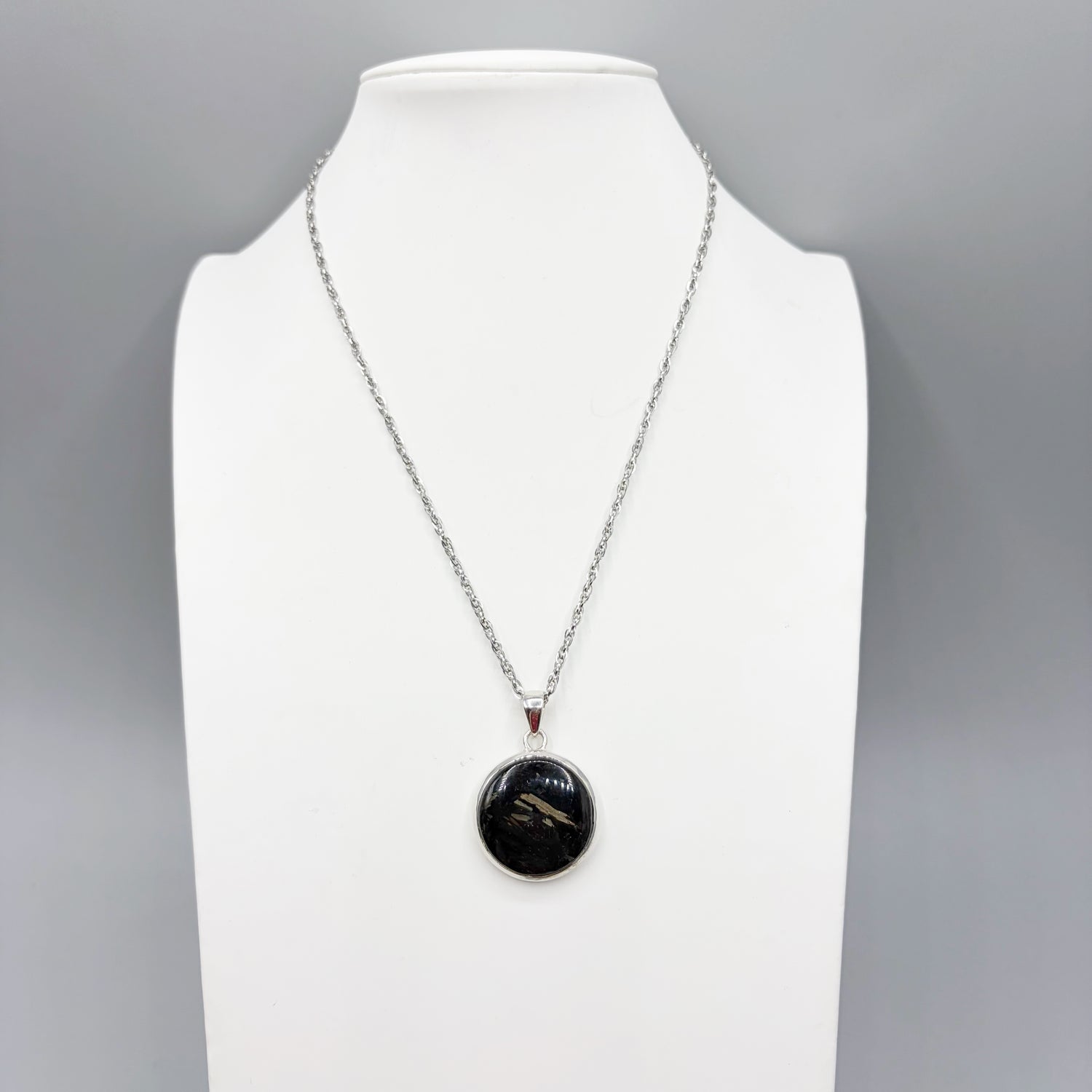 Ciondolo Nuummite Argento 925 - Tondo
