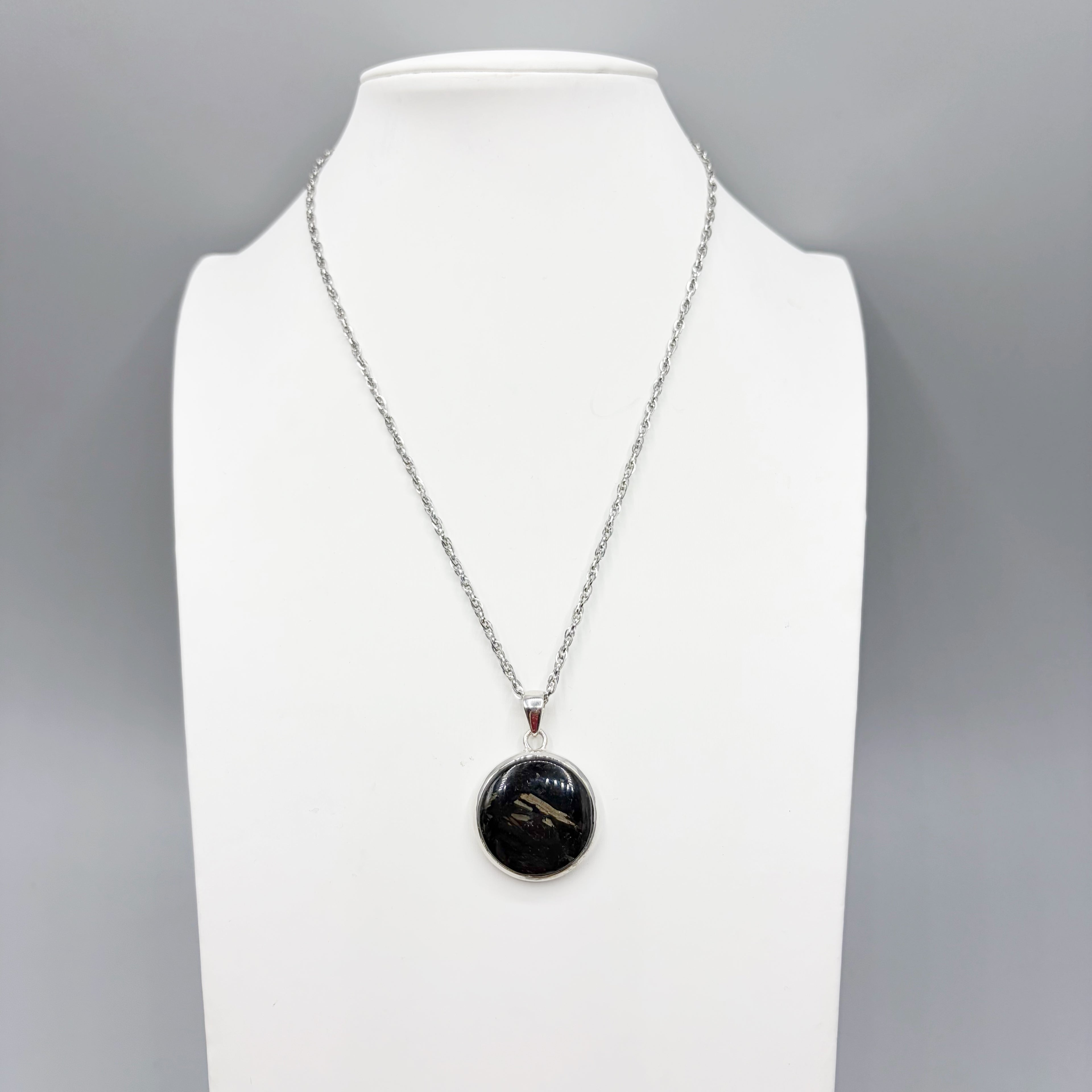 Ciondolo Nuummite Argento 925 - Tondo