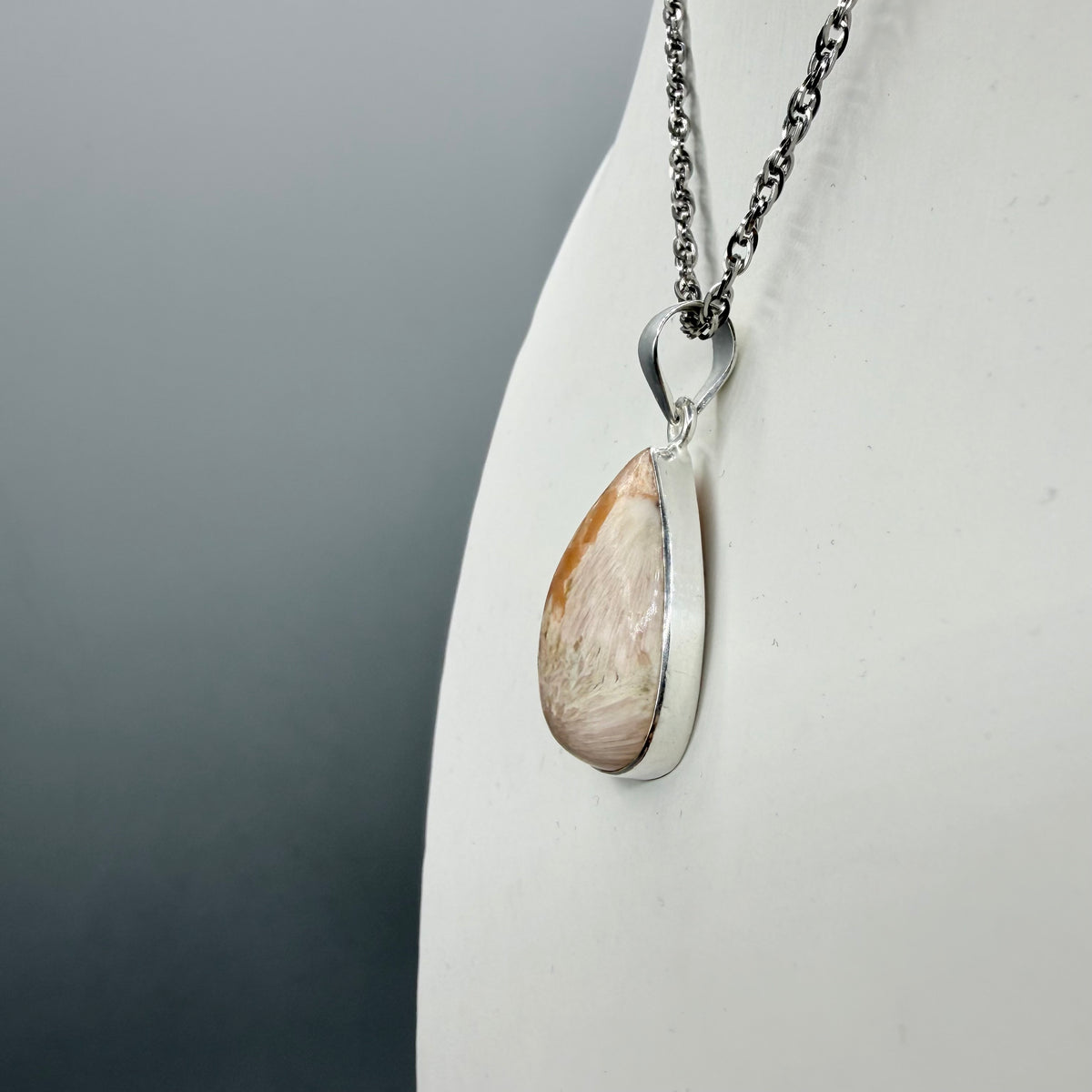 Ciondolo Scolecite Rosa Argento 925 | a Goccia
