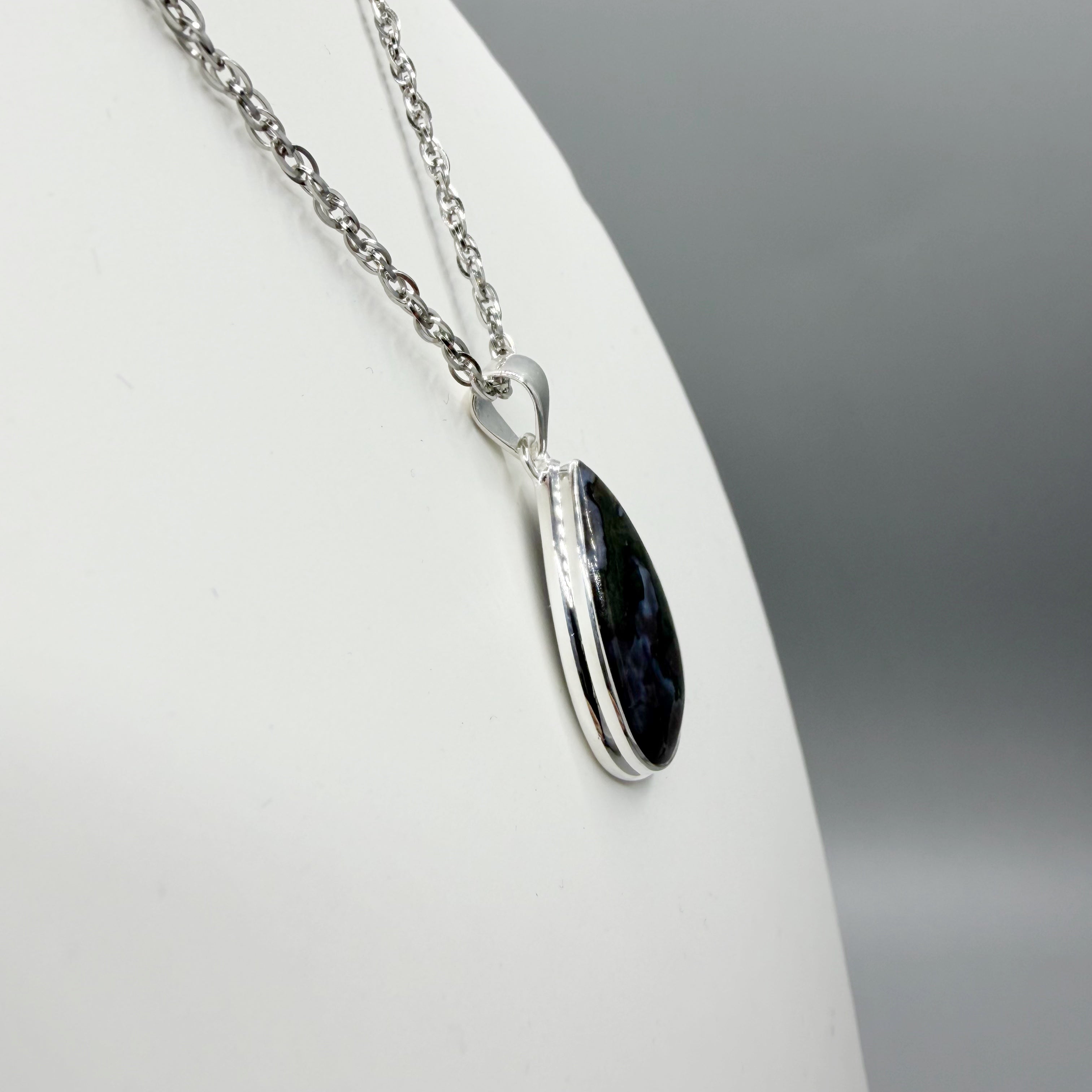 Ciondolo Merlinite Mistica e Argento 925 - a Goccia