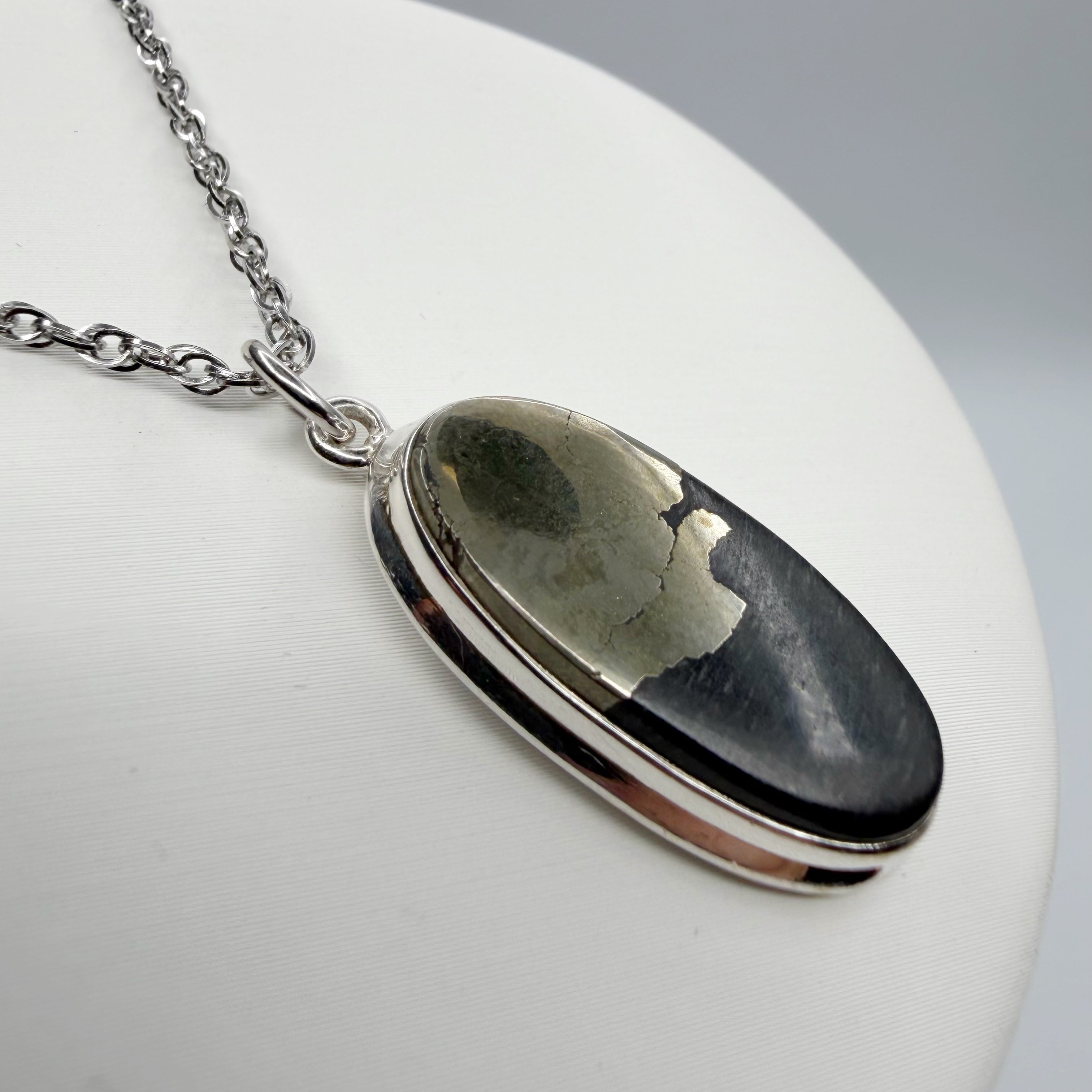 Ciondolo Pirite in Magnetite - Argento 925