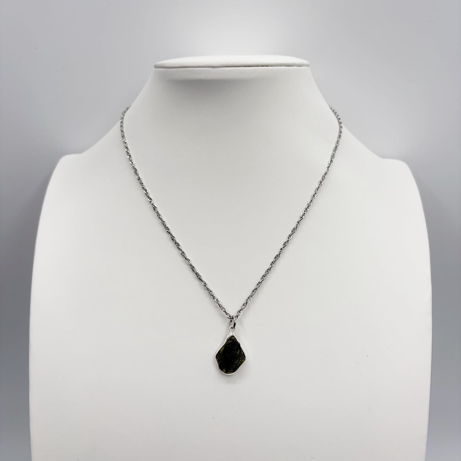 Ciondolo Moldavite Grezza e Argento 925