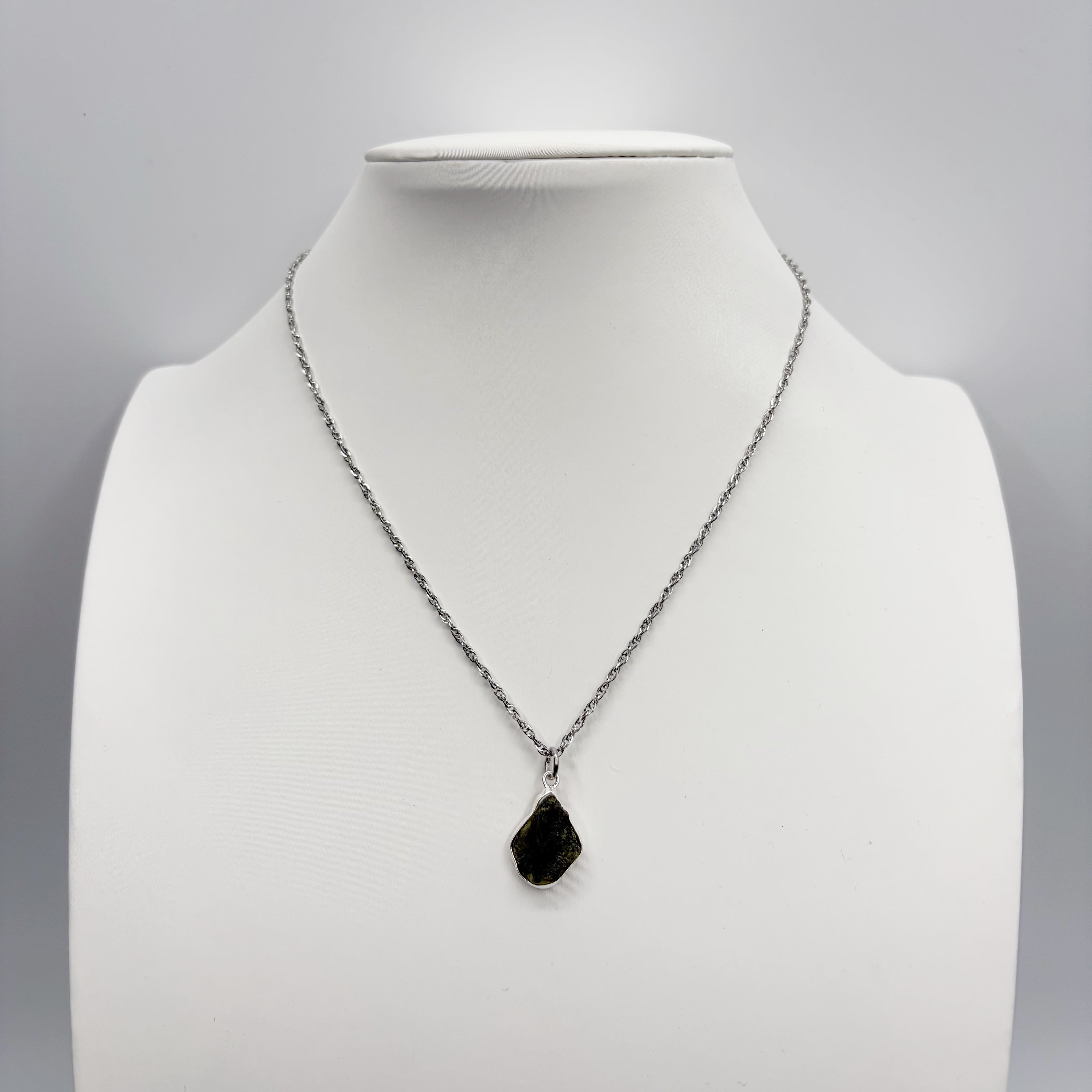 Ciondolo Moldavite Grezza e Argento 925