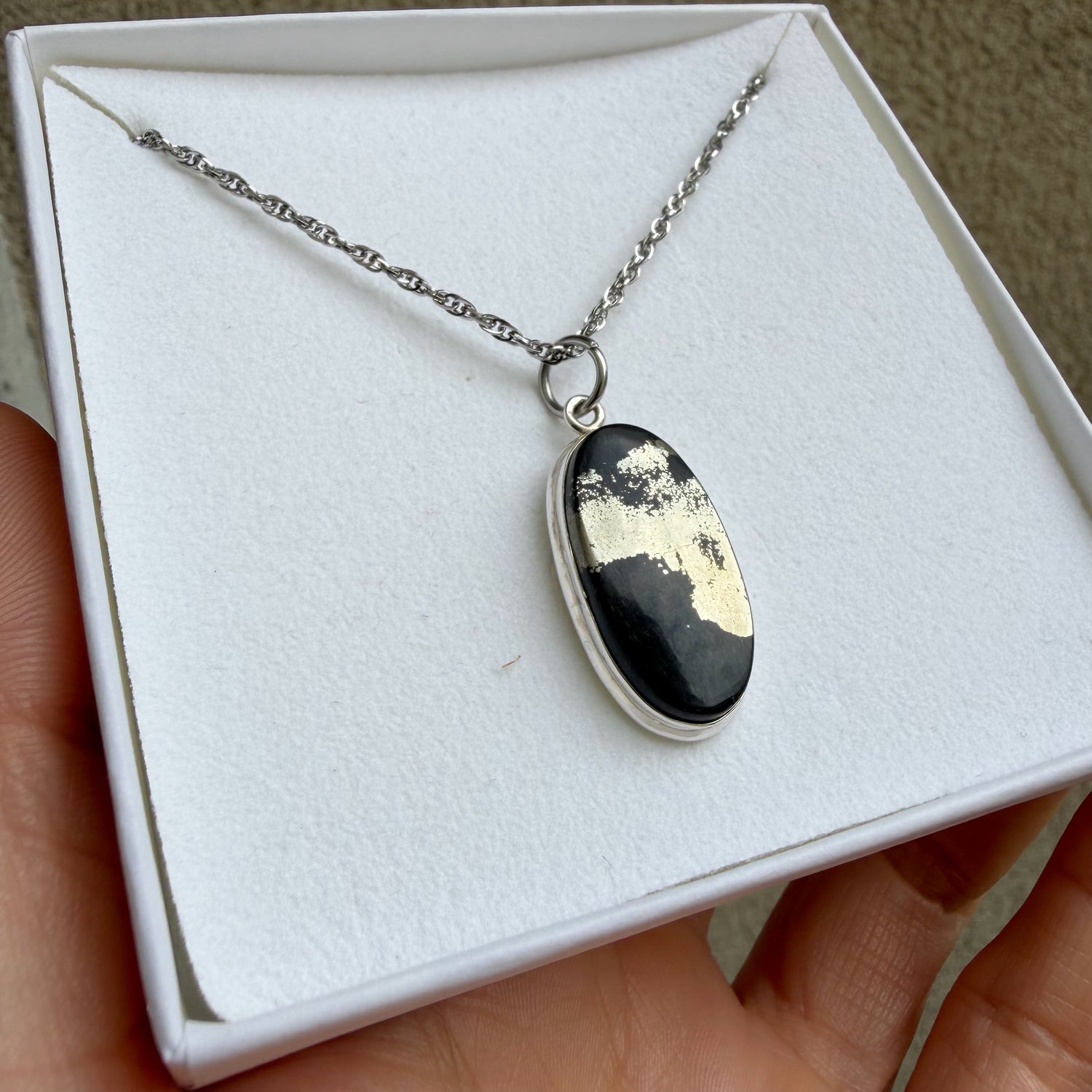 Ciondolo Pirite in Magnetite - Argento 925 - OVALE B
