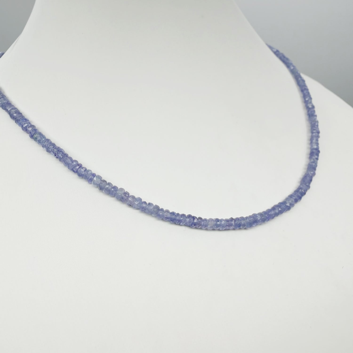 Girocollo Tanzanite