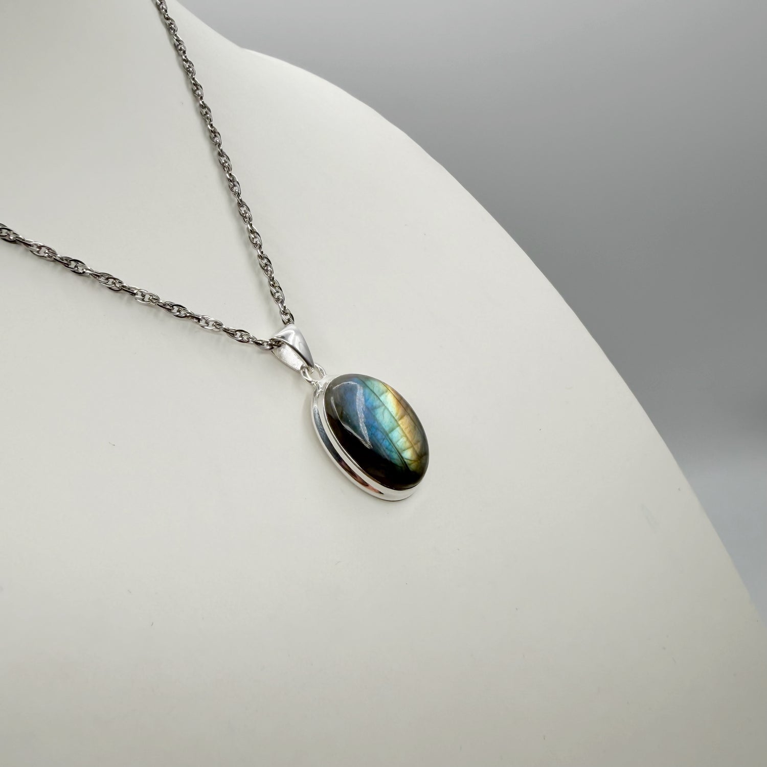Ciondolo Labradorite Multifuoco Argento 925 - Ovale