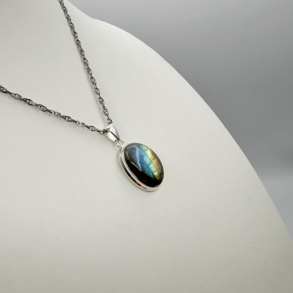 Ciondolo Labradorite Multifuoco Argento 925 - Ovale