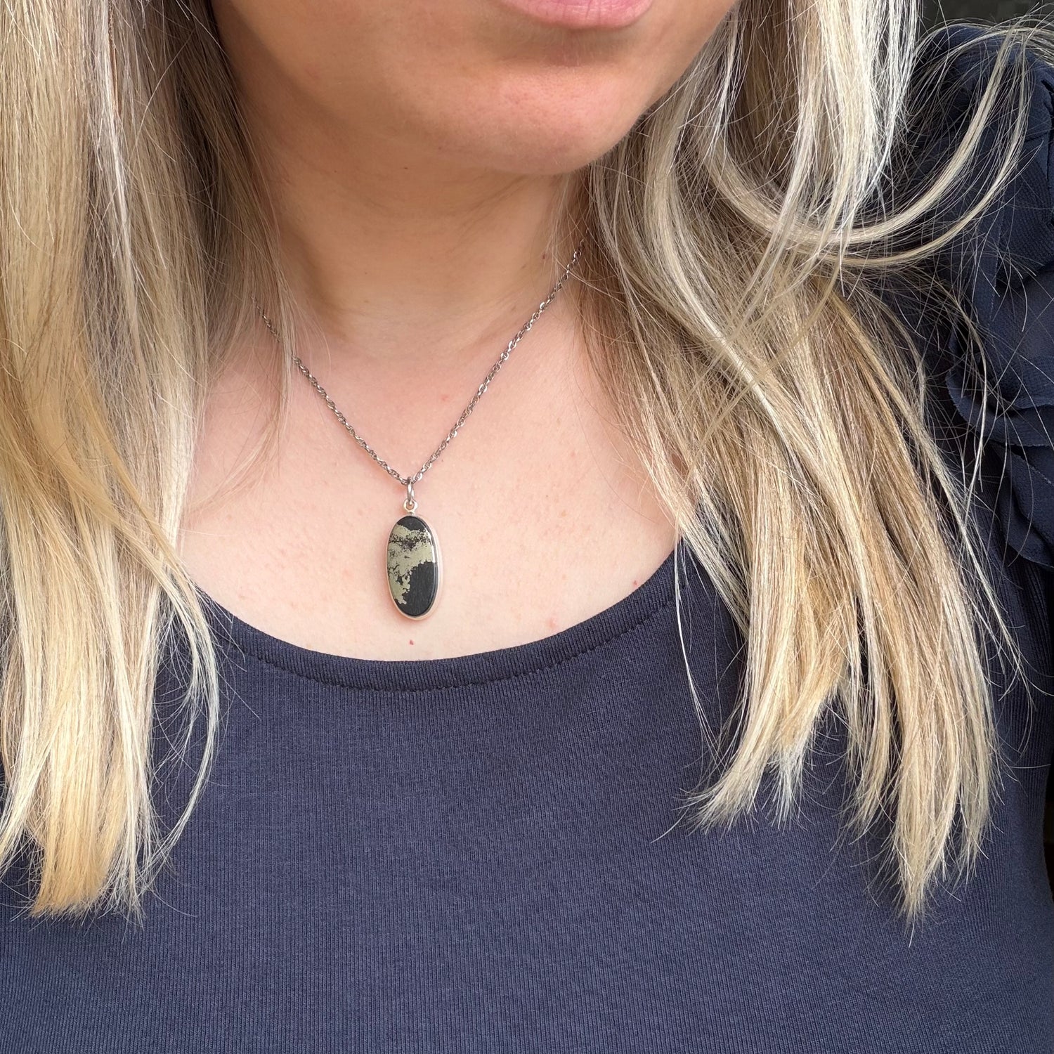 Ciondolo Pirite in Magnetite - Argento 925 - OVALE A