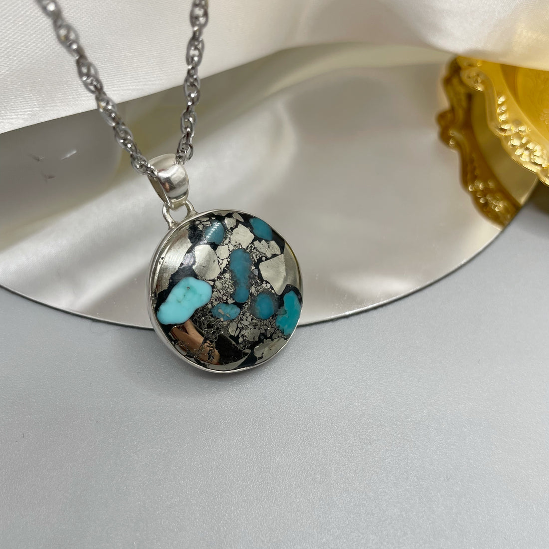 Ciondolo Turchese Naturale in Pirite | Argento 925 - Tondo