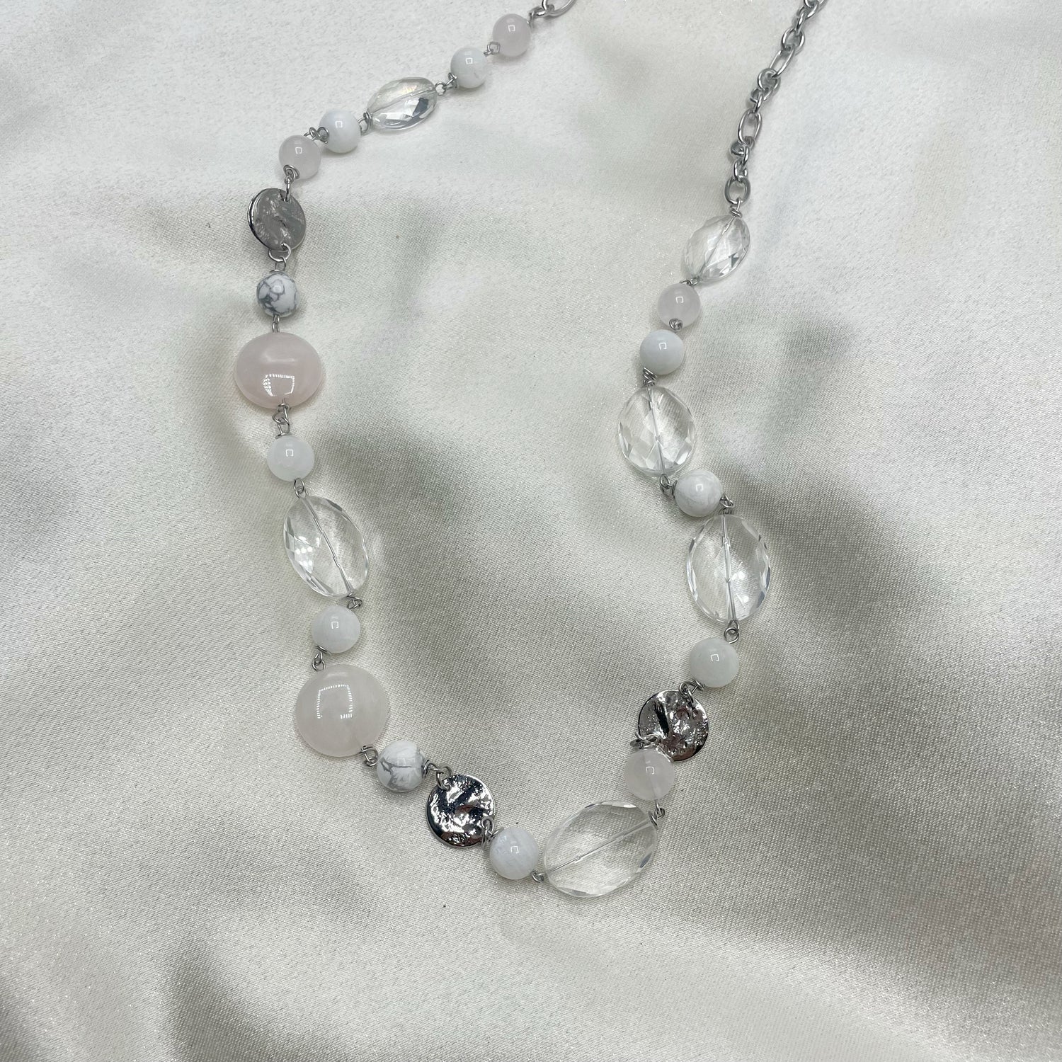 Collana lunga Quarzo Rosa, Howlite, Labradorite Bianca, Cristallo di Rocca