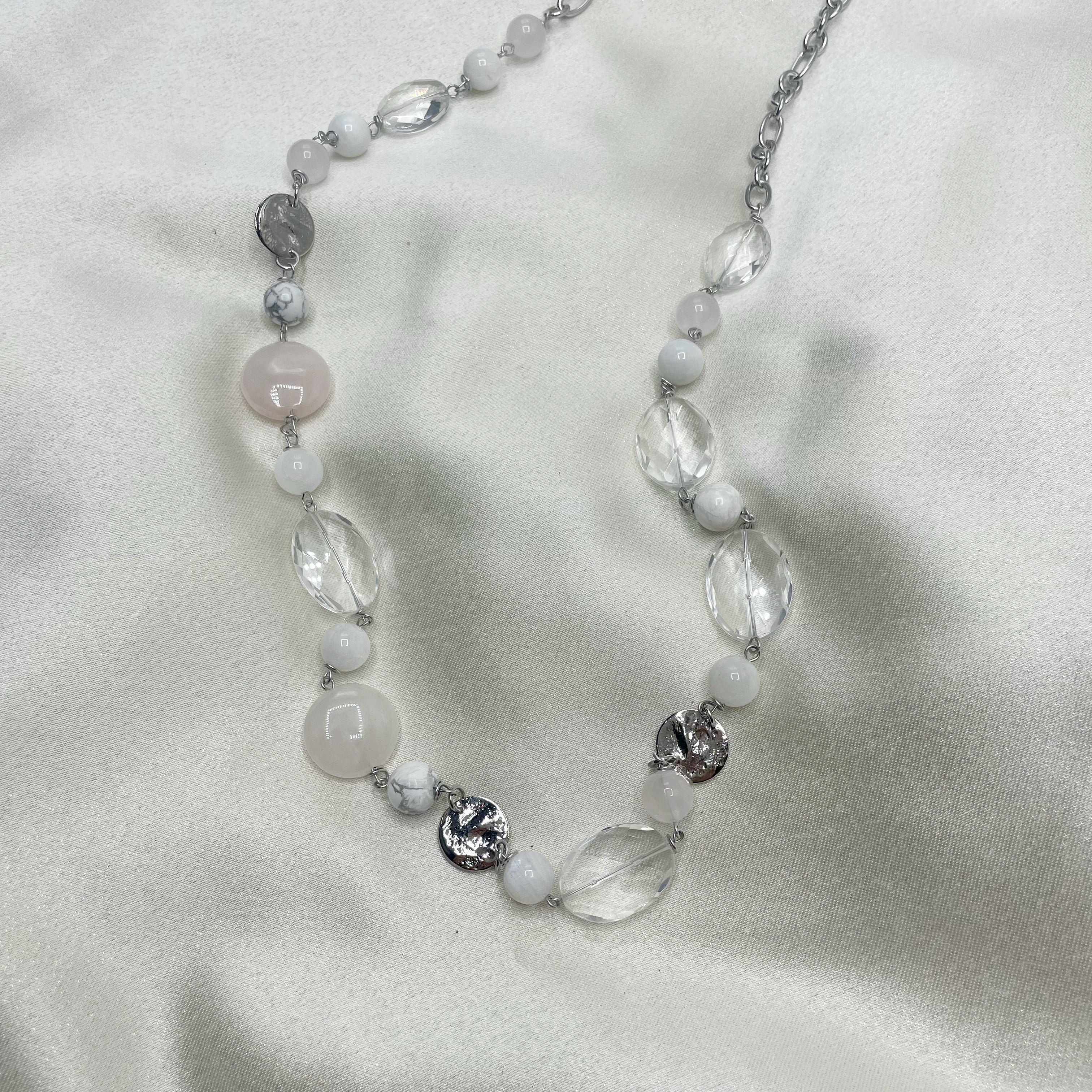 Collana lunga Quarzo Rosa, Howlite, Labradorite Bianca, Cristallo di Rocca