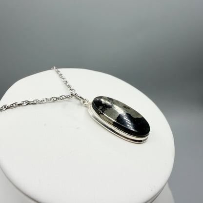 Ciondolo Pirite in Magnetite - Argento 925 - OVALE B