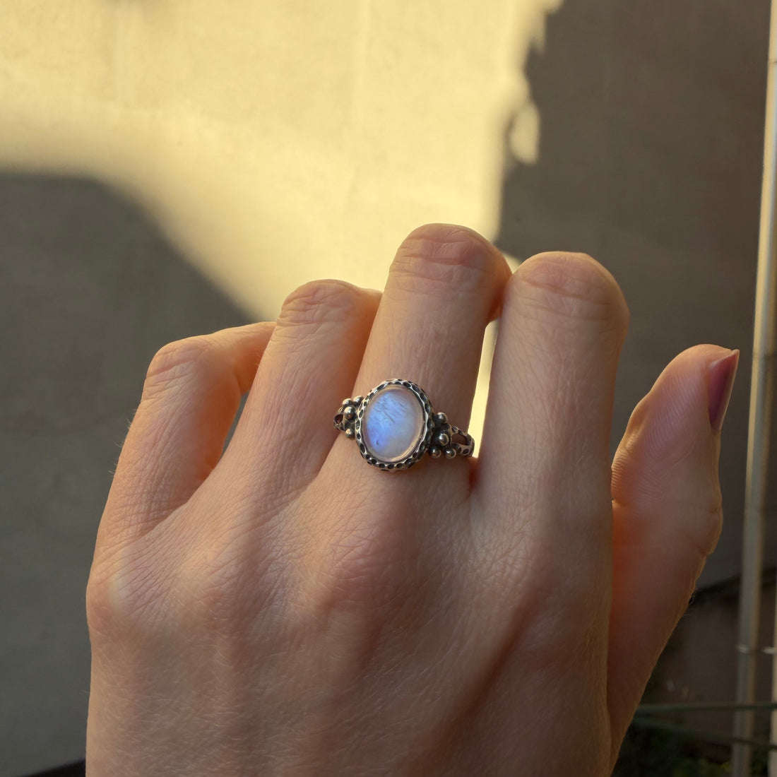 Anello Ovale Labradorite Bianca - Argento 925