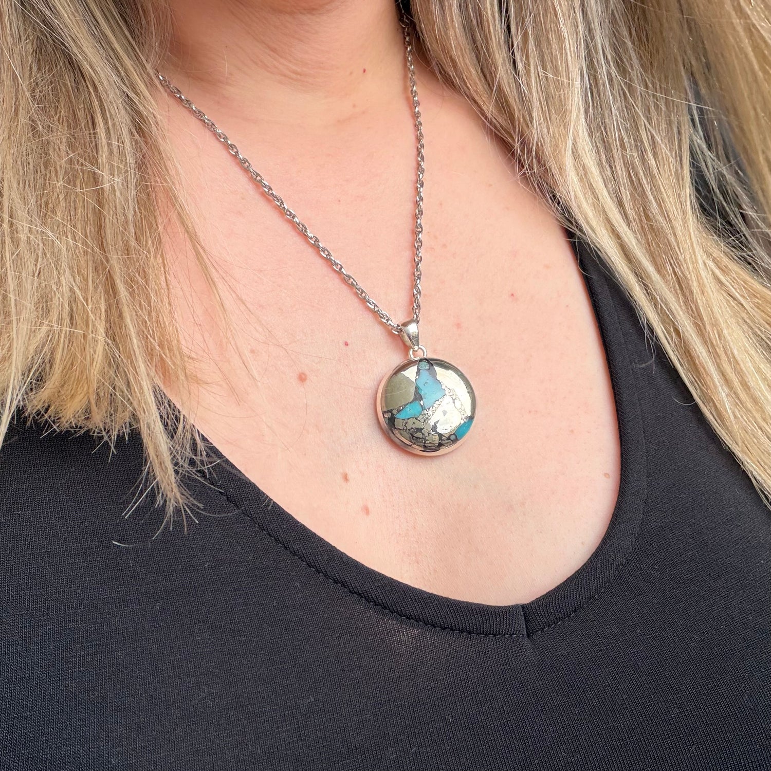 Ciondolo Turchese Naturale in Pirite | Argento 925 - Tondo