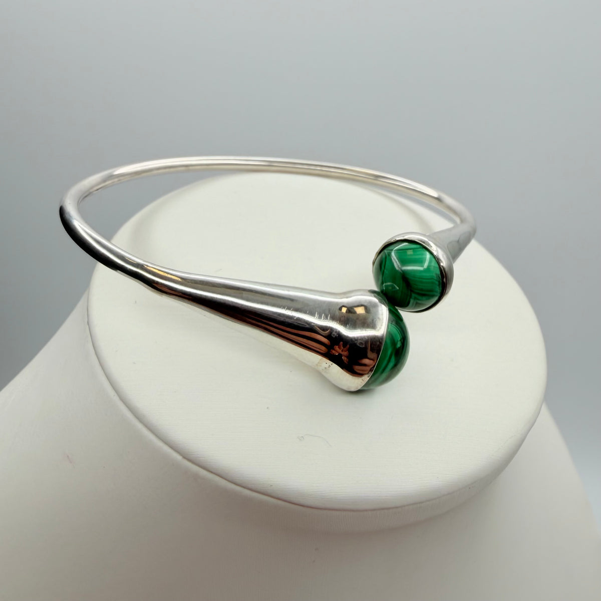 Bracciale Rigido di Malachite e Argento 925