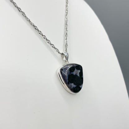 Ciondolo Merlinite Mistica e Argento 925