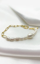 Carica l&#39;immagine nel visualizzatore di Gallery, Bracciale Acciaio Inossidabile e Perle Gold Catena
