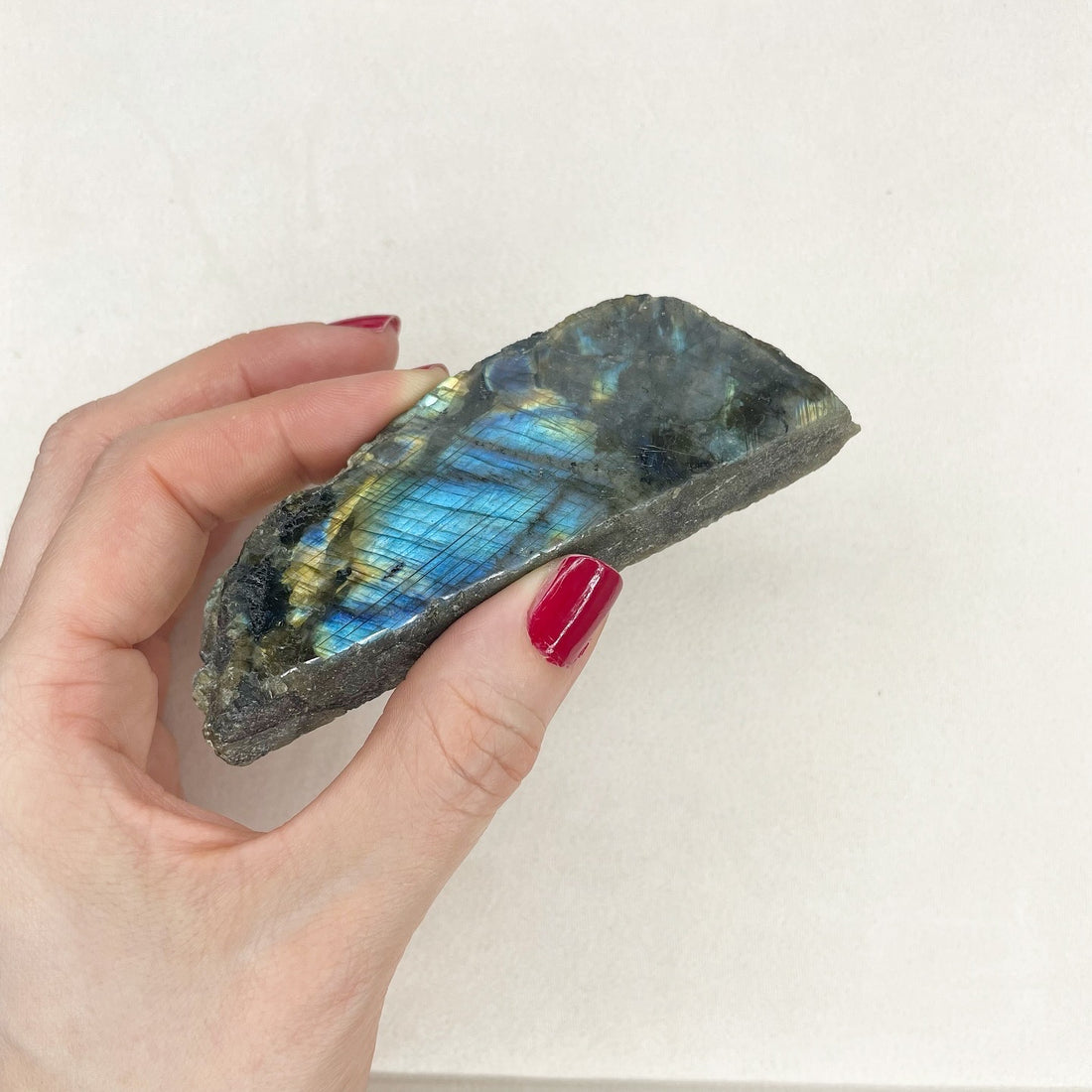 Fetta di Labradorite grezza semilucida