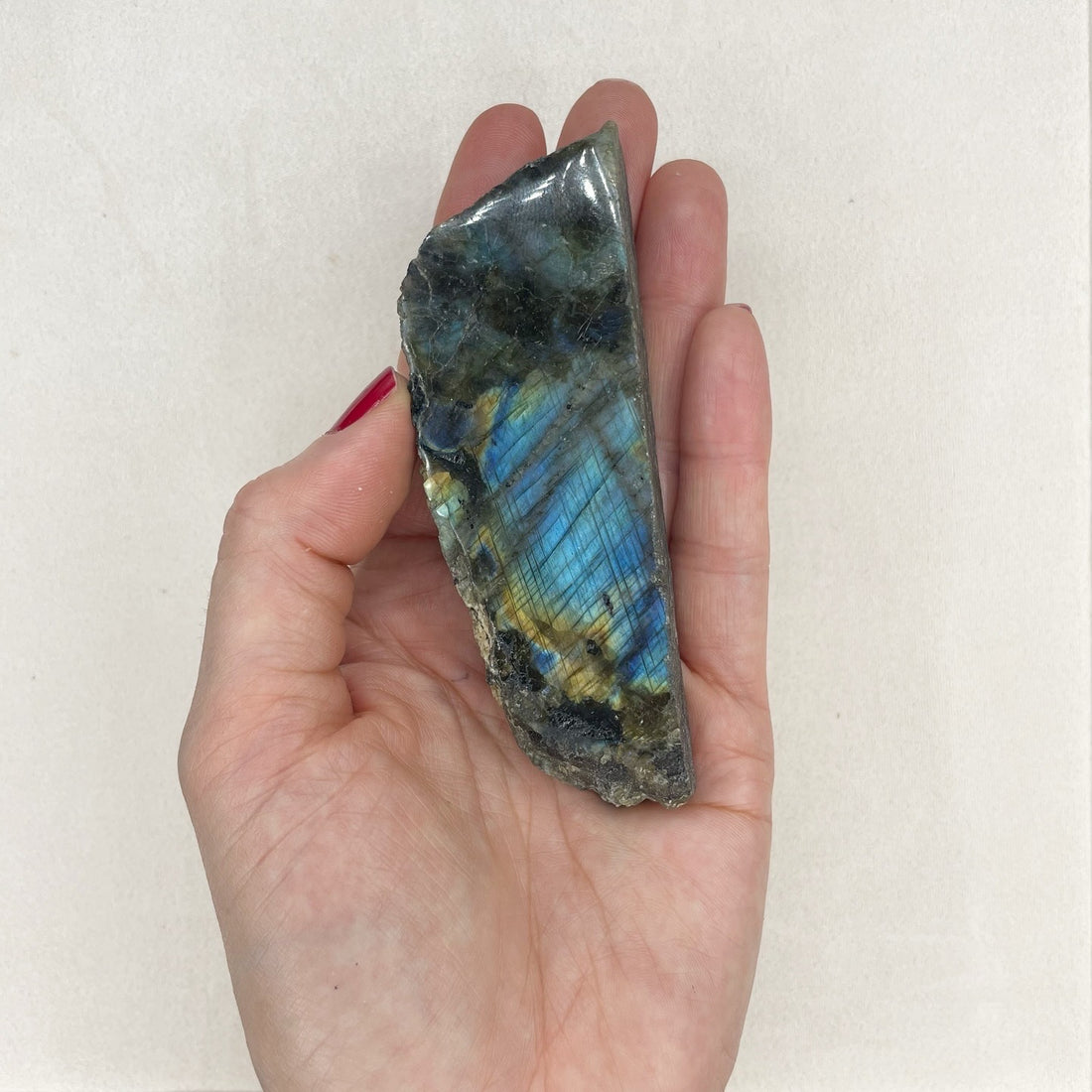 Fetta di Labradorite grezza semilucida