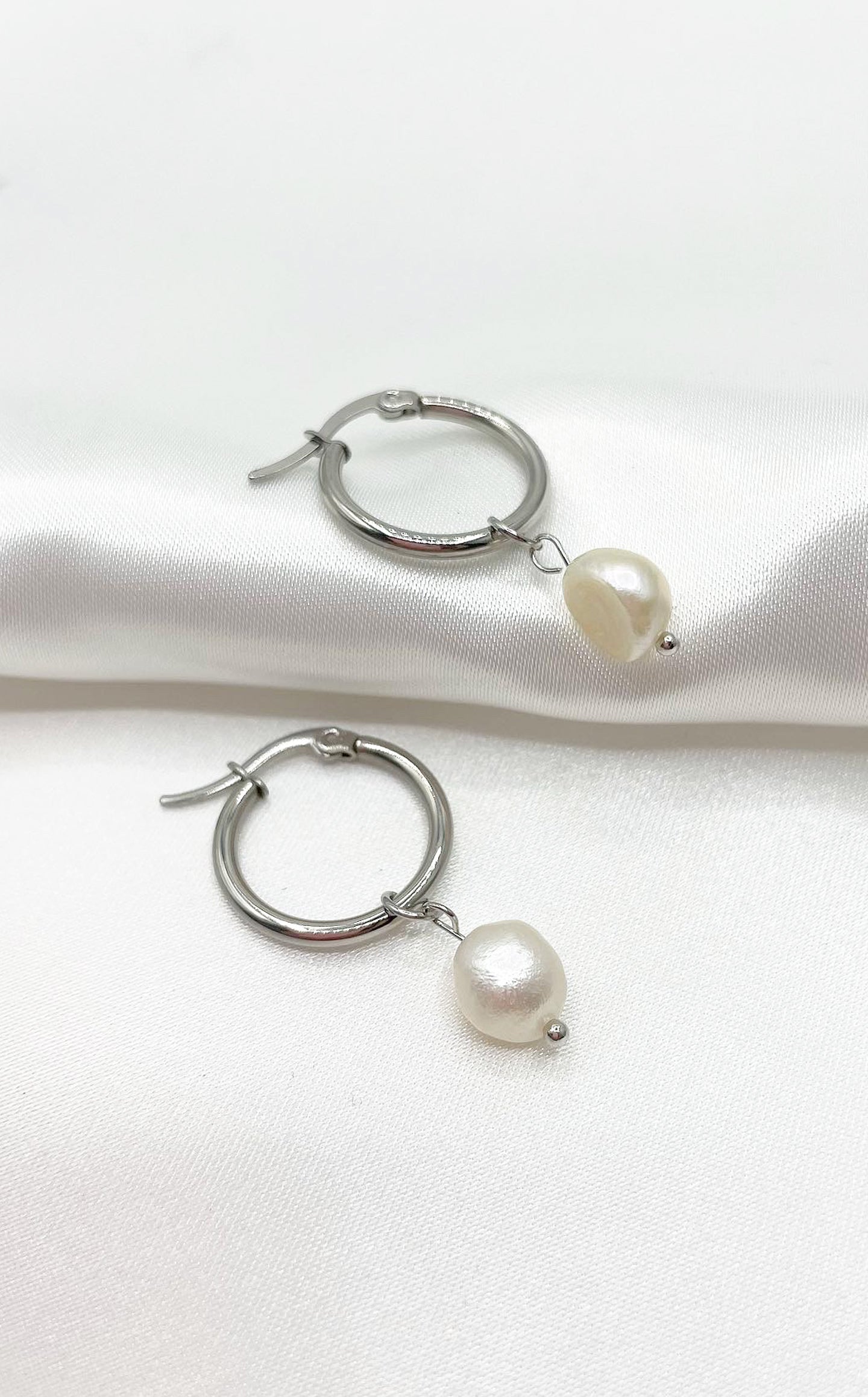 Orecchini Hoop con Perle e Acciaio Inossidabile Silver