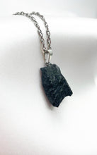 Carica l&#39;immagine nel visualizzatore di Gallery, Collana Shungite
