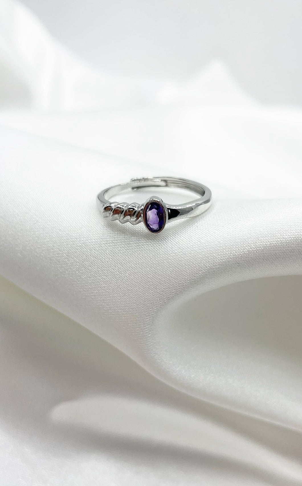 Anello Ametista Ovale (rame placcato Argento 925)