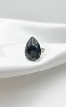 Carica l&#39;immagine nel visualizzatore di Gallery, Anello Labradorite Goccia e Argento 925
