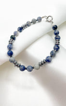 Carica l&#39;immagine nel visualizzatore di Gallery, Bracciale Sodalite ed Ematite
