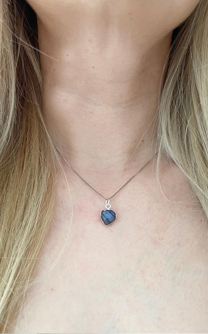 Collana Cuore Labradorite Grigia e Argento 925