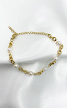 Carica l&#39;immagine nel visualizzatore di Gallery, Bracciale Little Glow - Perle di Fiume e Acciaio Inossidabile Gold
