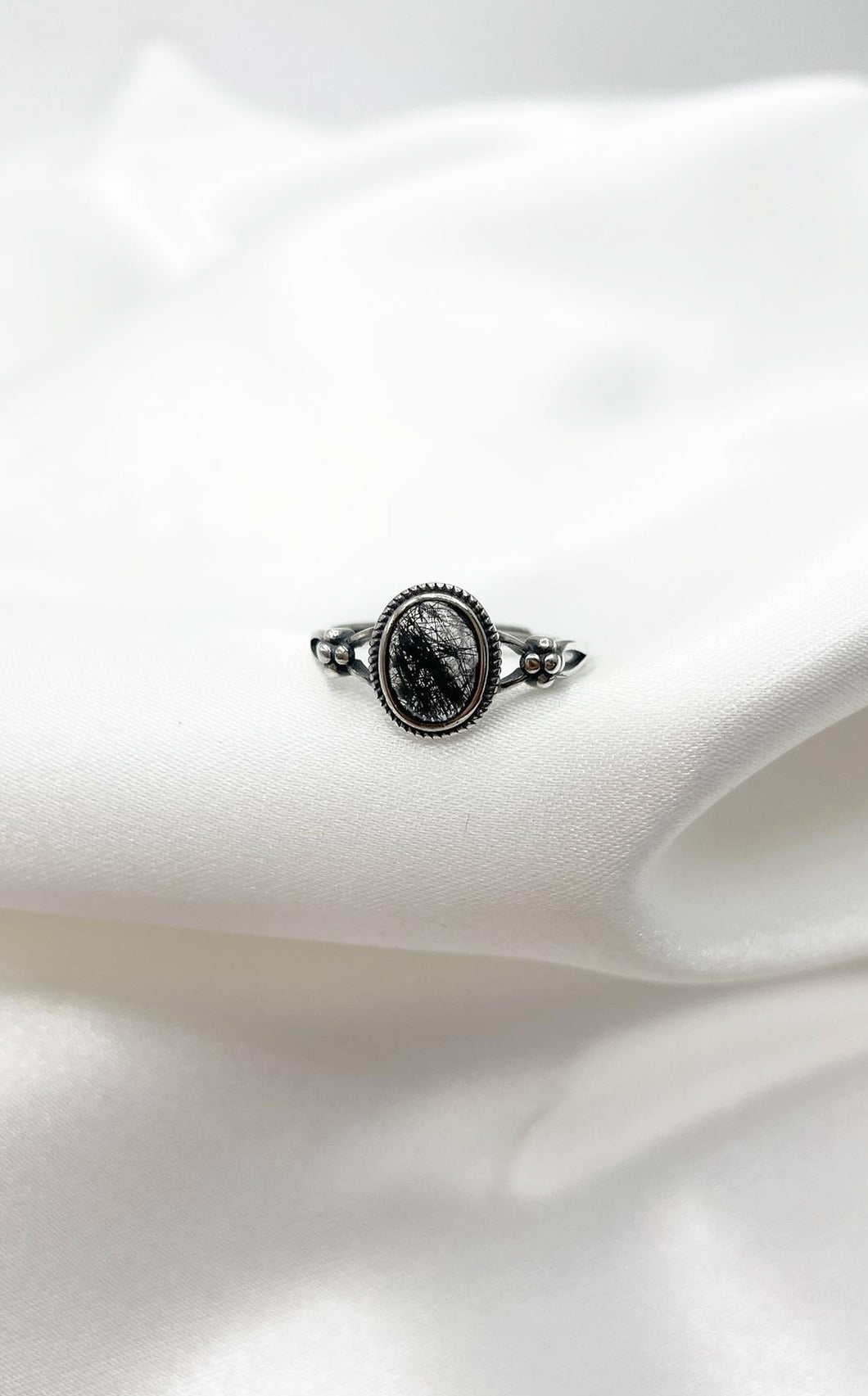 Anello Quarzo Tormalinato Antico e Argento 925
