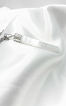 Carica l&#39;immagine nel visualizzatore di Gallery, Collana Selenite Barretta
