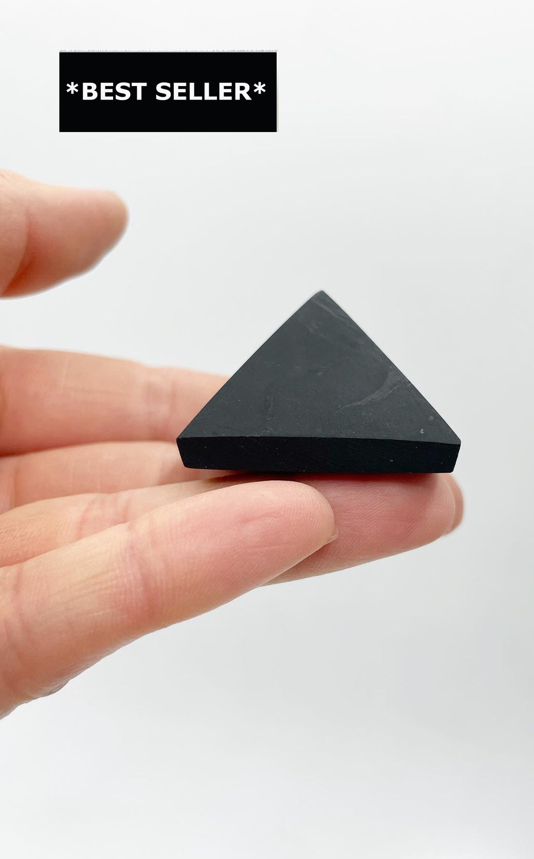 Piramide di Shungite grezza 3x2,5 cm