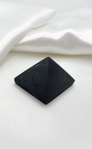 Piramide di Shungite grezza 3x2,5 cm
