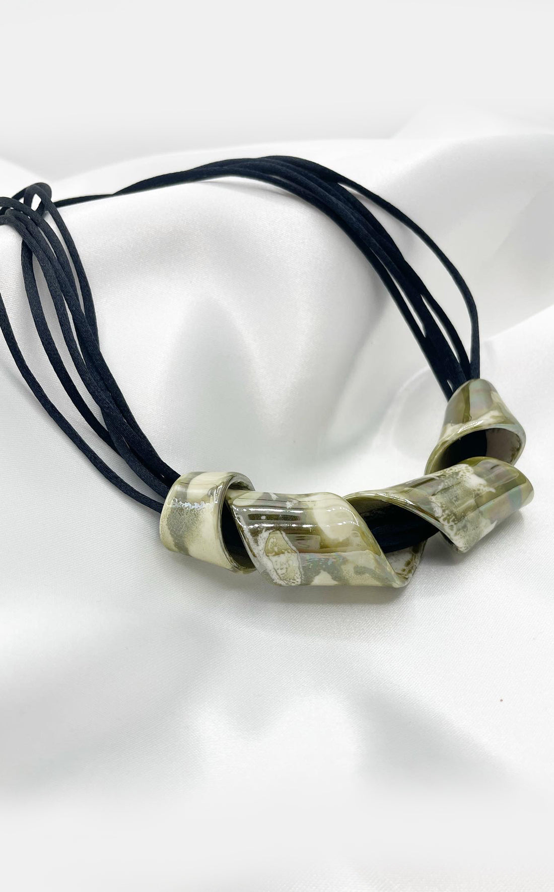 Collana Tortiglione Verde Chiaro - Dipinto a Mano
