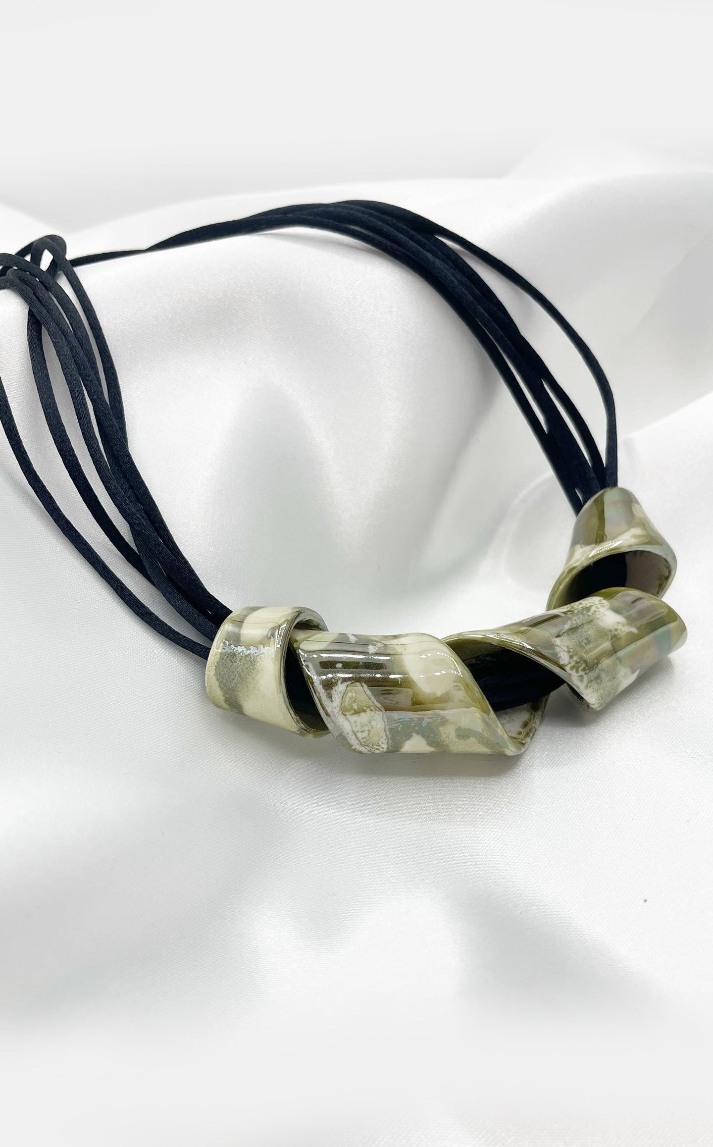 Collana Tortiglione Verde Chiaro - Dipinto a Mano