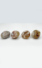 Carica l&#39;immagine nel visualizzatore di Gallery, Pietra di Agata Sakura Palmstone
