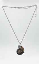 Carica l&#39;immagine nel visualizzatore di Gallery, Collana Ciondolo Ammonite
