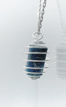 Carica l&#39;immagine nel visualizzatore di Gallery, Apatite (Gemelli, Bilancia, Pesci)
