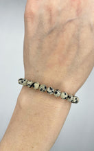 Carica l&#39;immagine nel visualizzatore di Gallery, Bracciale Diaspro Dalmata Unisex
