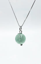 Carica l&#39;immagine nel visualizzatore di Gallery, Ciondolo Fluorite con catenina
