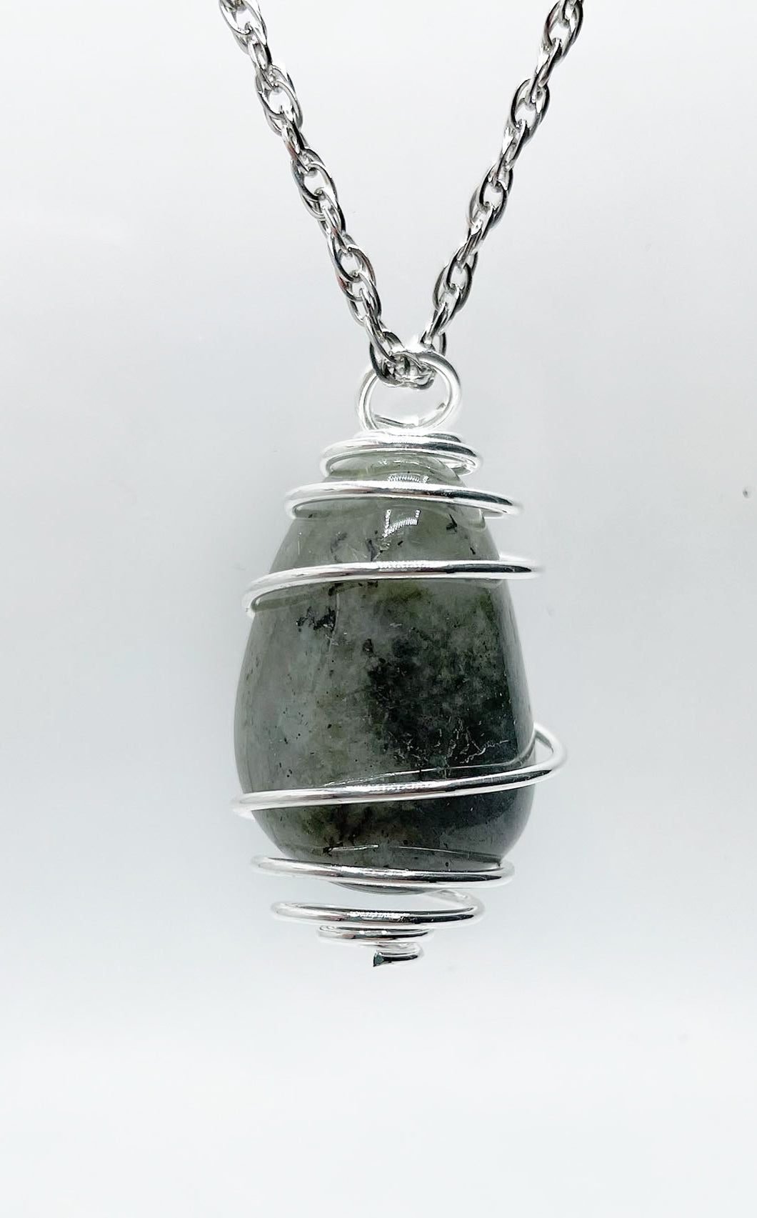 Labradorite (Vergine, Gemelli, Leone)
