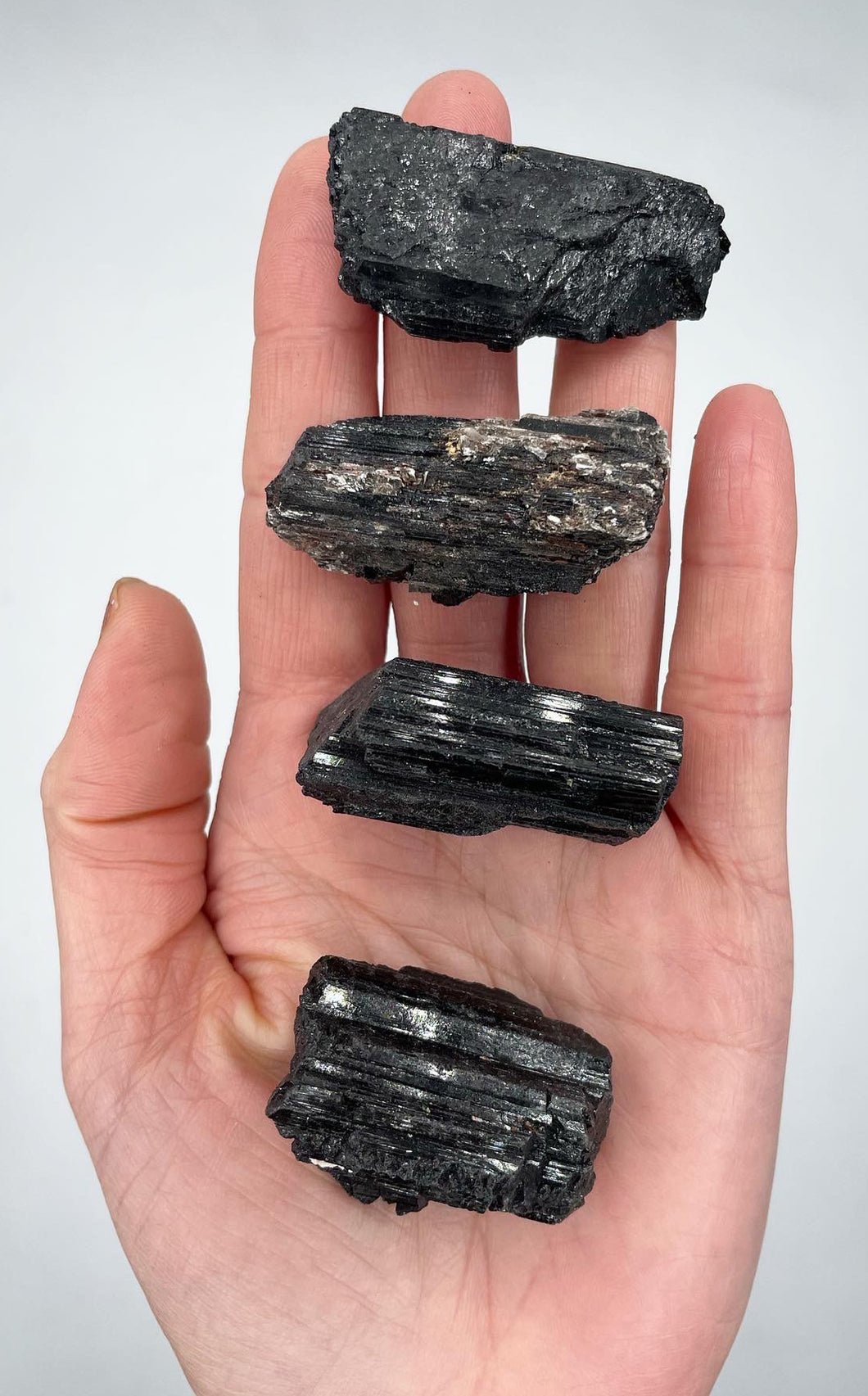 Pietra di Tormalina nera Grande