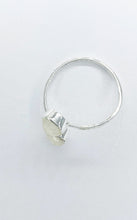 Carica l&#39;immagine nel visualizzatore di Gallery, Anello Labradorite Bianca Gemini e Argento 925
