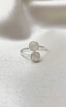 Carica l&#39;immagine nel visualizzatore di Gallery, Anello Labradorite Bianca Gemini e Argento 925
