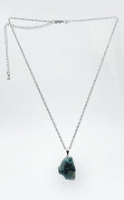 Carica l&#39;immagine nel visualizzatore di Gallery, Collana Apatite grezza
