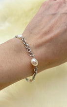 Carica l&#39;immagine nel visualizzatore di Gallery, Bracciale Perle di Fiume e Acciaio Inossidabile
